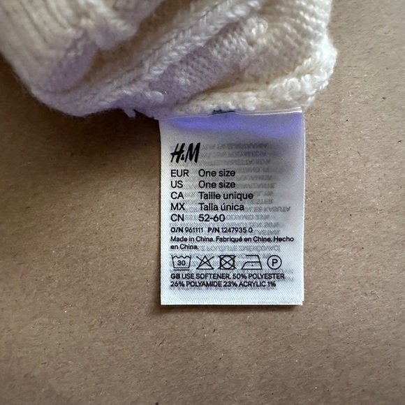 5/$25 Cream Knit Foldover Beanie H&M SIZE ONE SIZE WOMEN’S - Picture 4 of 4